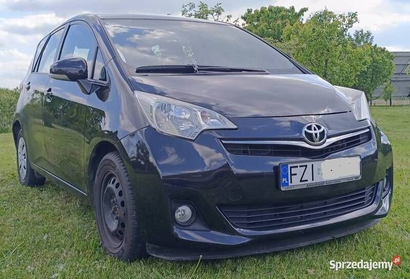 Używany 2011 Toyota Verso-S Minivan | 14 500 zł - Obraz 1/4