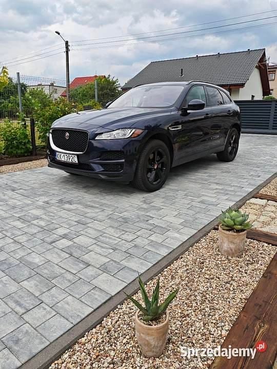 Granatowy Używany 2017 Jaguar F-Pace SUV | 109 900 zł (Uczciwa cena) - Obraz 1/4