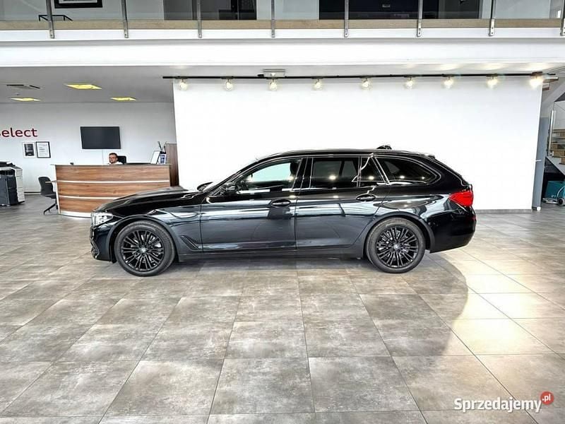 Używany BMW 518 Advantage 150 KM (110 kW) 2018 Czarny (metalik) Kombi