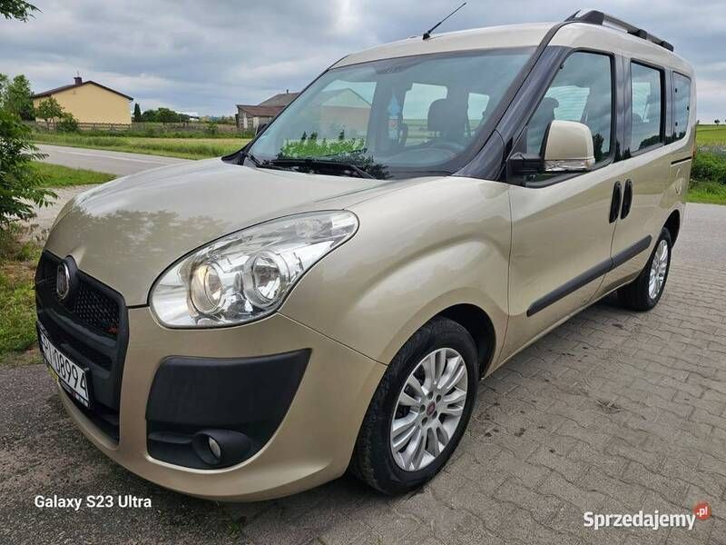 Używany 2011 Fiat Doblò Minivan | 21 500 zł (Dość drogi) - Obraz 1/4