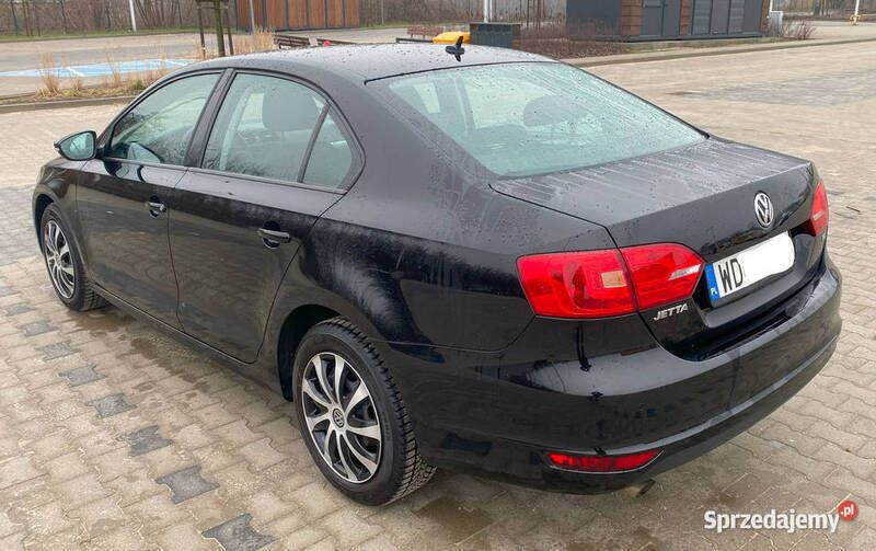 Czarny Używany 2013 VW Jetta Sedan/Limuzyna | 34 000 zł (Dobra cena) - Obraz 1/4