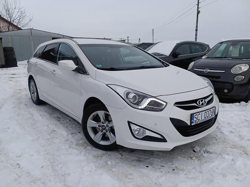 Używany Hyundai i40 Edition 135 KM (99 kW) 2012 Biały Kombi