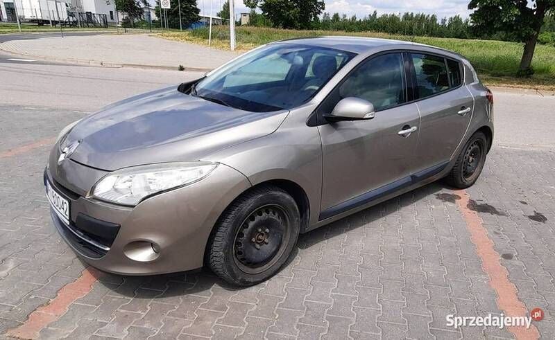 Używany Renault Mégane III Privilege 131 KM (96 kW) 2010 Złoty Hatchback