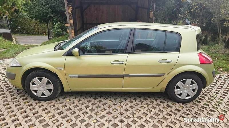 Żółty Używany 2003 Renault Mégane II Hatchback | 3499 zł (Uczciwa cena) - Obraz 1/4