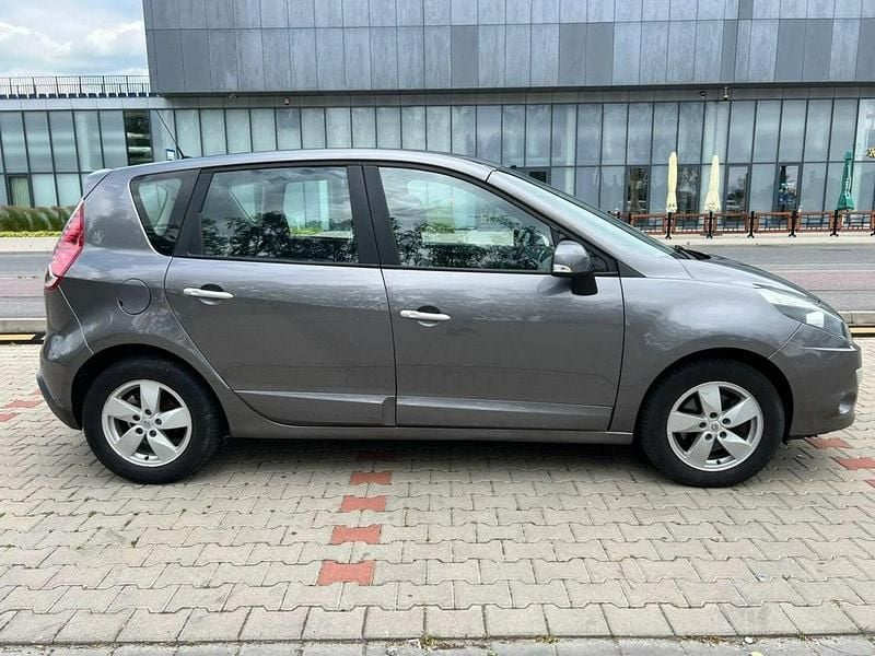 Używany Renault Scénic III 130 KM (95 kW) 2011 Szary (metalik) Minivan
