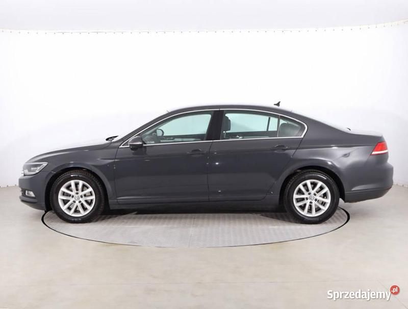 Używany VW Passat 2015 Czarny Sedan/Limuzyna