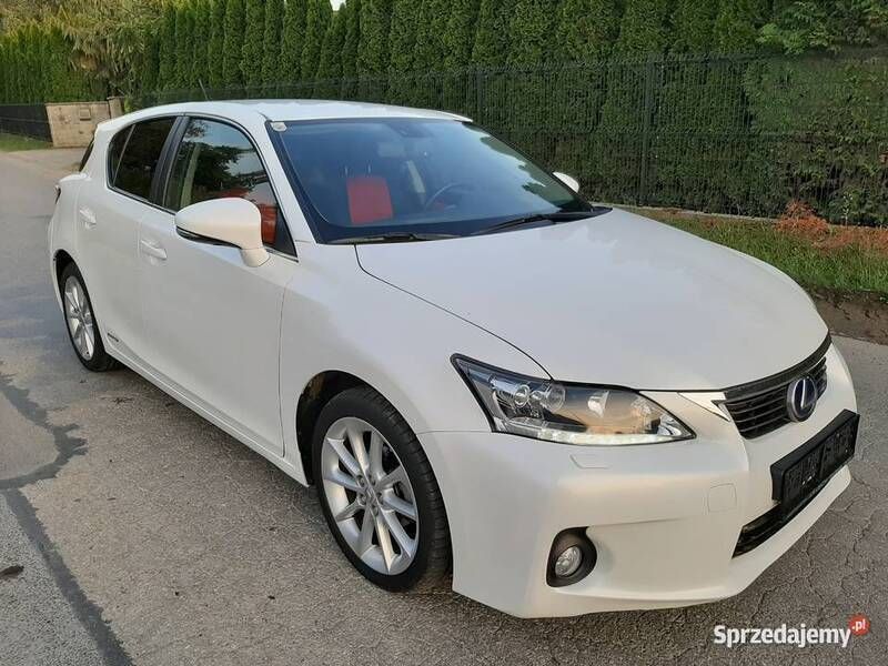 Biały Używany 2011 Lexus CT200h Hatchback | 45 700 zł (Uczciwa cena) - Obraz 1/4