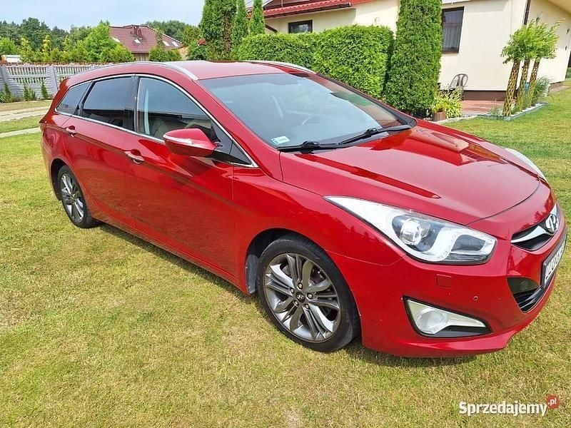Używany Hyundai i40 2013 Czerwony Kombi