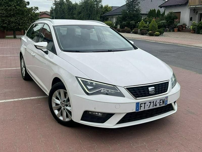 Biały Używany 2020 Seat Leon Kombi | 34 999 zł (Uczciwa cena) - Obraz 1/4