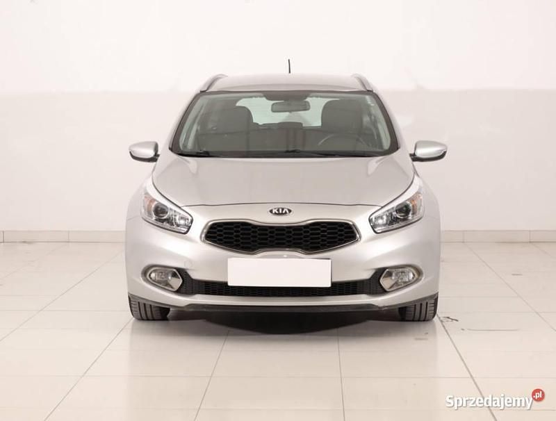Używany Kia Ceed 2014 Srebrny Hatchback