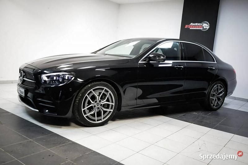 Używany Mercedes E220 AMG 194 KM (142 kW) 2020 Czarny Sedan/Limuzyna
