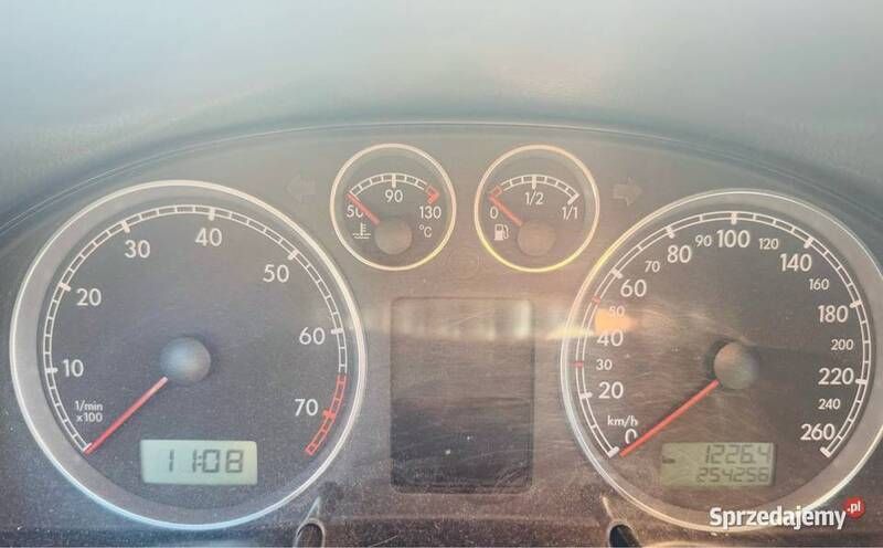 Używany VW Passat 2004 Szary Sedan/Limuzyna