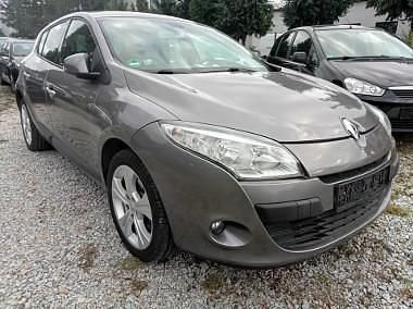 Używany Renault Mégane III 130 KM (95 kW) 2010 Srebrny Hatchback