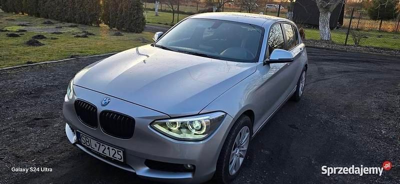 Srebrny Używany 2012 BMW 116 Comfort Edition Hatchback | 26 500 zł (Uczciwa cena) - Obraz 1/4