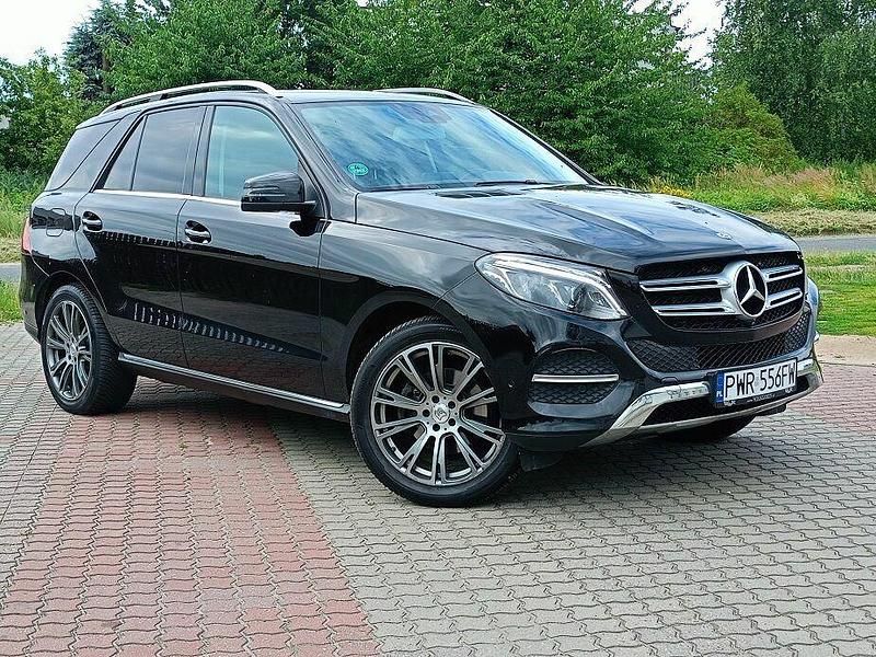 Czarny Używany 2018 Mercedes GLE350 SUV | 138 900 zł - Obraz 1/4