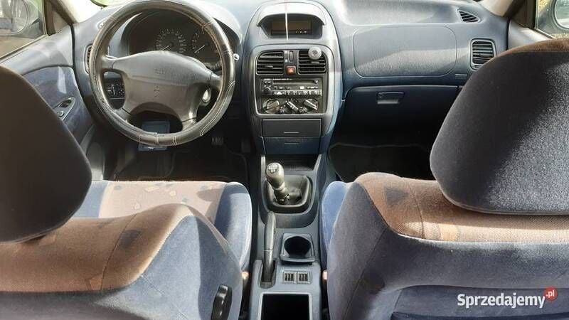 Używany Mitsubishi Carisma Comfort Edition 2001