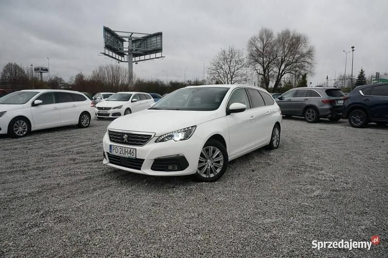 Biały Używany 2021 Peugeot 308 Allure Kombi | 44 900 zł (Uczciwa cena) - Obraz 1/4