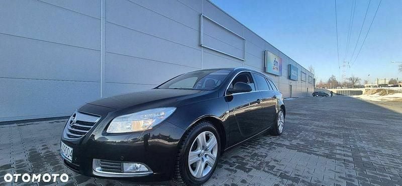Używany Opel Insignia Edition 2011 Czarny Kombi