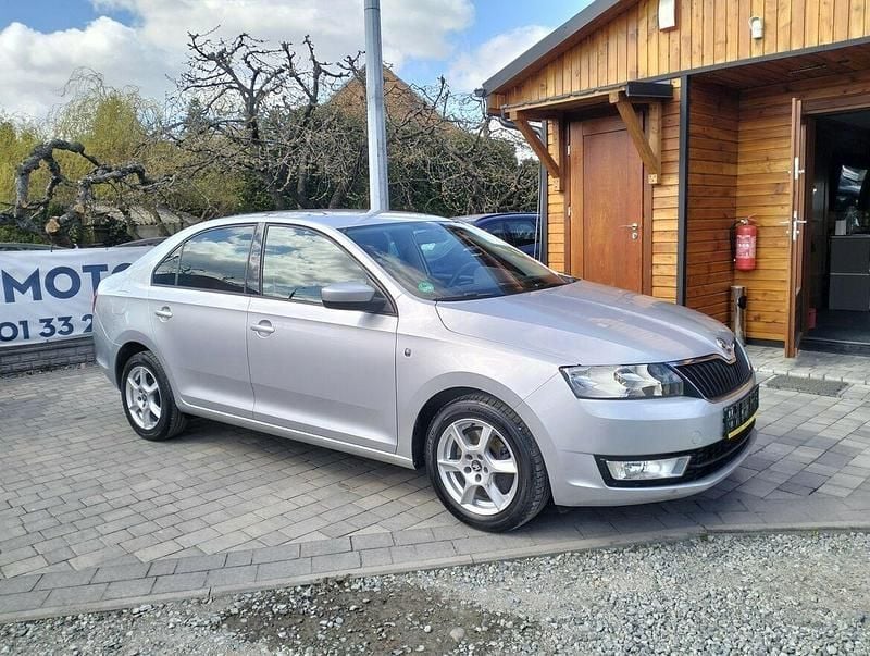 Srebrny (metalik) Używany 2013 Skoda Rapid Hatchback | 26 900 zł (Drogi) - Obraz 1/4
