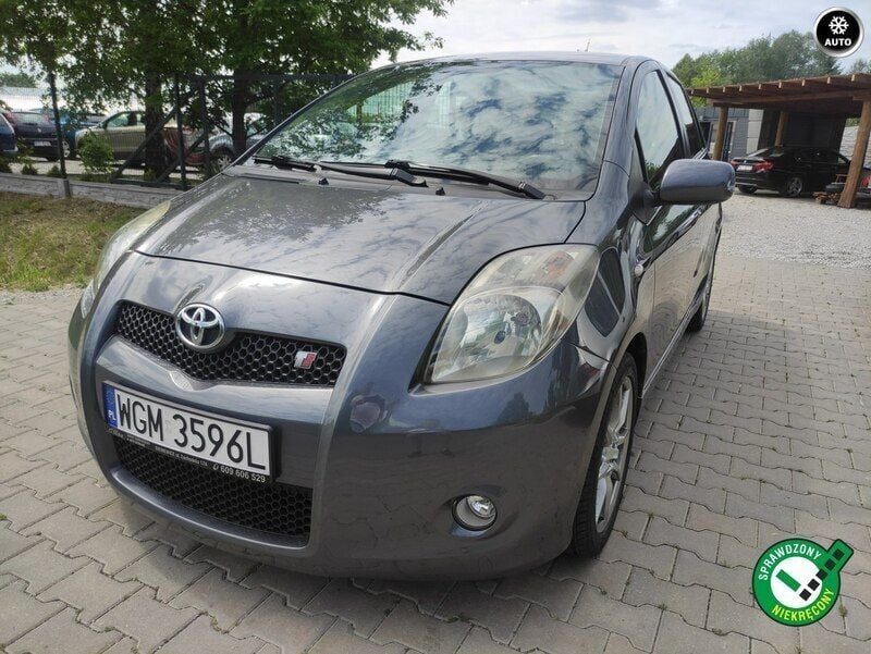 Szary Używany 2007 Toyota Yaris Hatchback | 16 500 zł (Super Cena) - Obraz 1/4