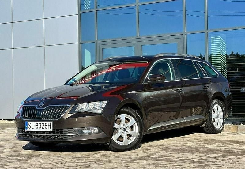 Czarny (metalik) Używany 2017 Skoda Superb Kombi | 62 999 zł (Dobra cena) - Obraz 1/3