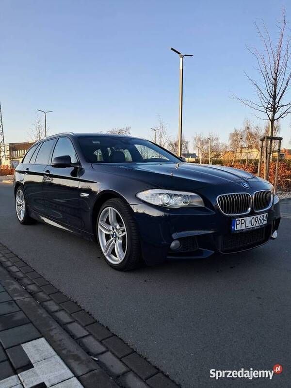 Granatowy Używany 2013 BMW 530 Kombi | 59 900 zł (Dość drogi) - Obraz 1/4