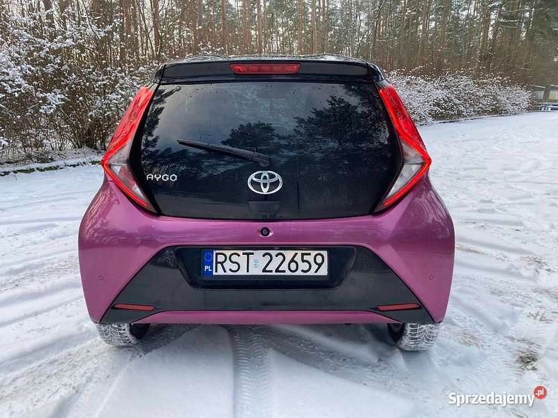 Używany Toyota Aygo X-cite 2018 Fioletowy Hatchback