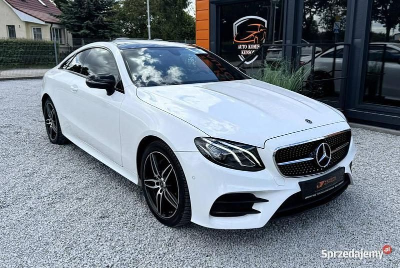 Biały Używany 2017 Mercedes E220 Coupe | 114 900 zł (Dobra cena) - Obraz 1/4