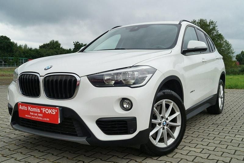 Biały Używany 2017 BMW X1 SUV | 74 900 zł (Uczciwa cena) - Obraz 1/4
