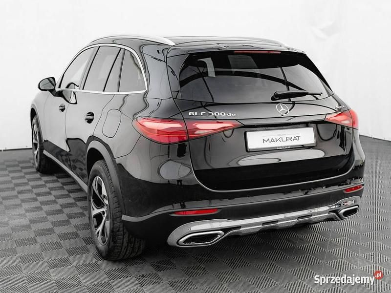 Używany Mercedes GLC300e Avantgarde 2024 Czarny SUV