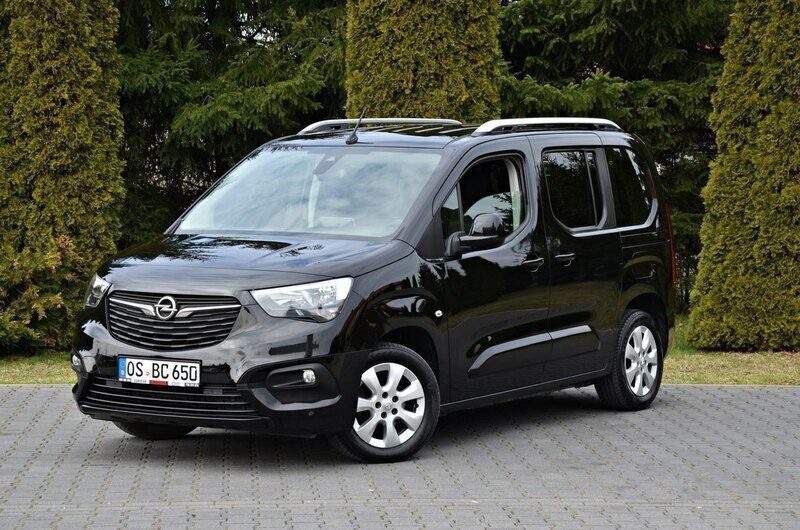 Czarny Używany 2018 Opel Combo Minivan | 47 900 zł (Dobra cena) - Obraz 1/4