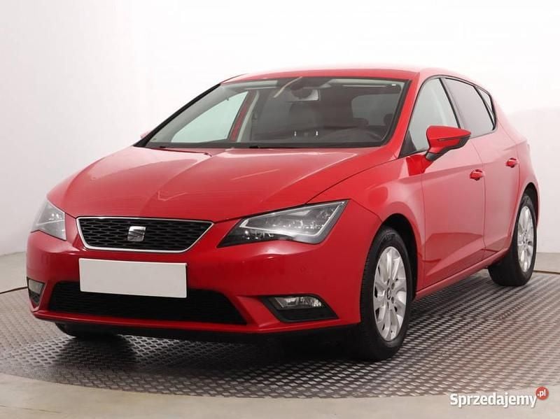 Używany Seat Leon 2014 Czerwony Hatchback