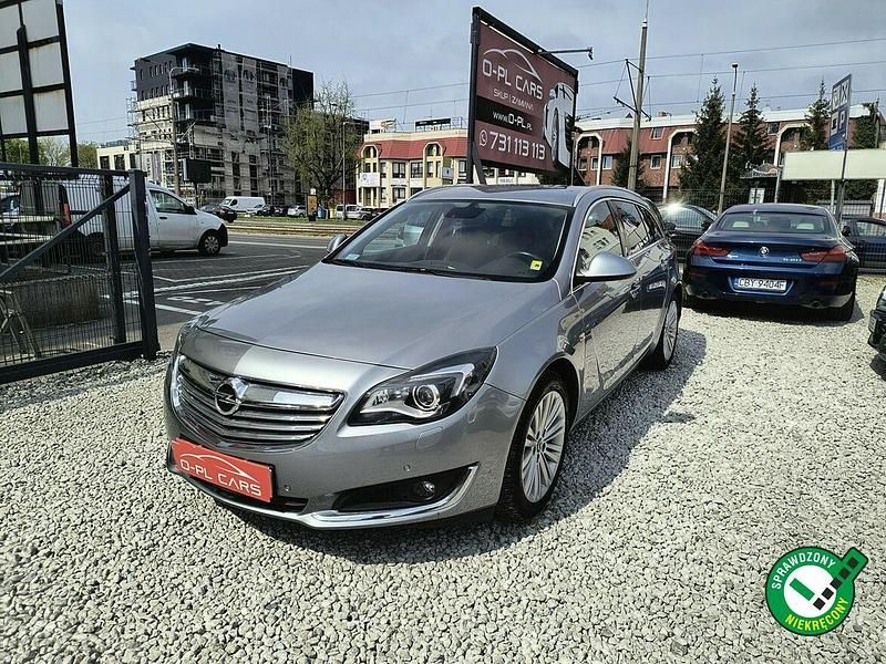 Srebrny (metalik) Używany 2015 Opel Insignia Sedan/Limuzyna | 26 900 zł (Super Cena) - Obraz 1/4