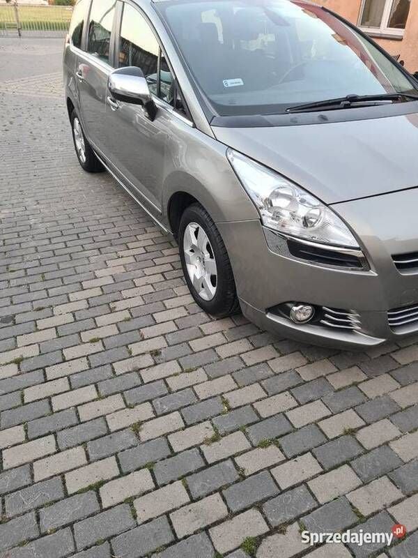 Używany Peugeot 5008 2010 Minivan