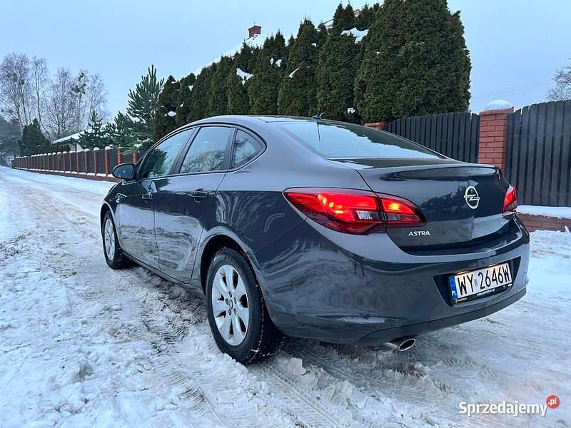 Używany Opel Astra 2015 Szary Sedan/Limuzyna