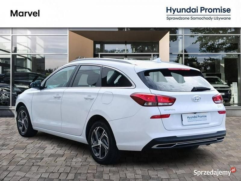 Używany Hyundai i30 120 KM (88 kW) 2024 Biały (metalik) Kombi