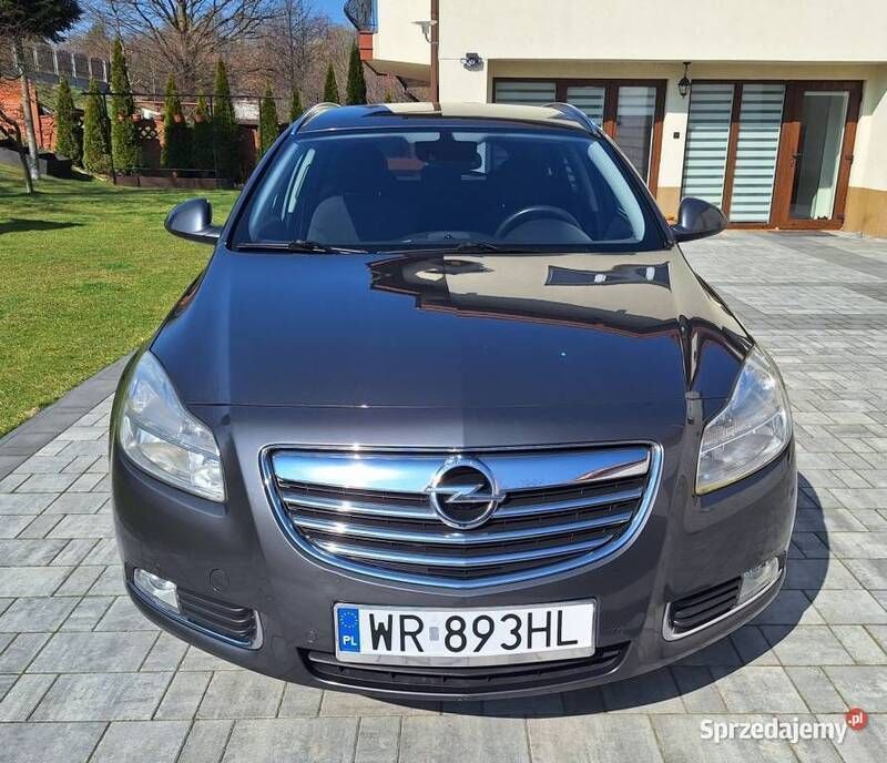 Szary Używany 2012 Opel Insignia Kombi | 21 900 zł (Uczciwa cena) - Obraz 1/4