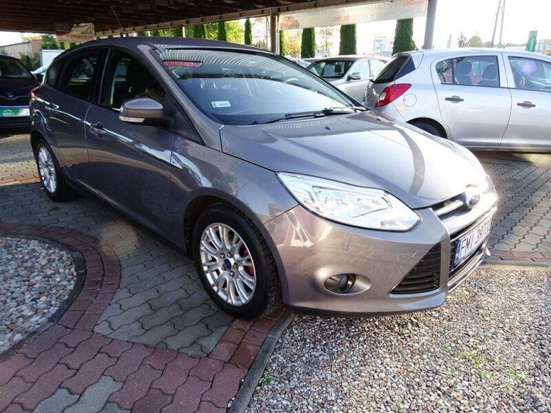 Używany Ford Focus 125 KM (91 kW) 2012 Beżowy Hatchback