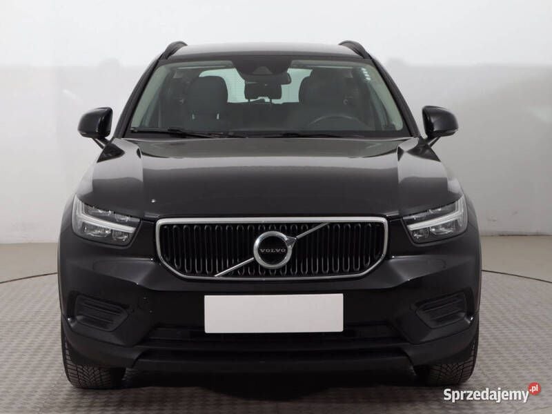 Czarny Używany 2022 Volvo XC40 SUV | 107 999 zł (Super Cena) - Obraz 1/4