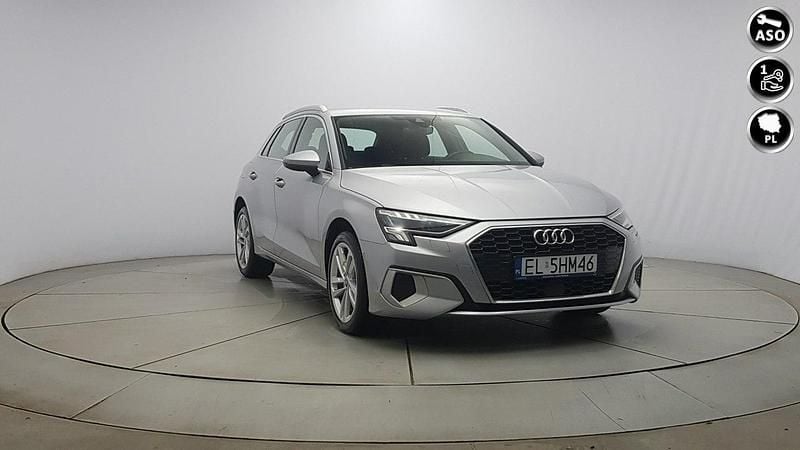 Srebrny Używany 2023 Audi A3 Sportback Advanced Hatchback | 112 850 zł (Uczciwa cena) - Obraz 1/4