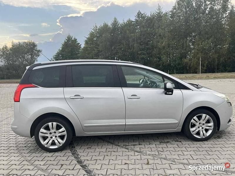 Używany Peugeot 5008 2012 Srebrny Minivan