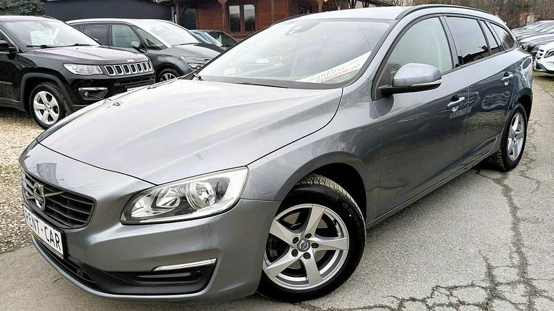Używany Volvo V60 120 KM (88 kW) 2015 Szary Kombi
