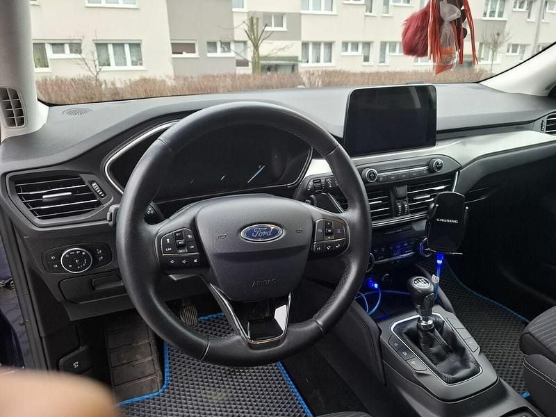 Używany Ford Focus 2019 Niebieski Kombi