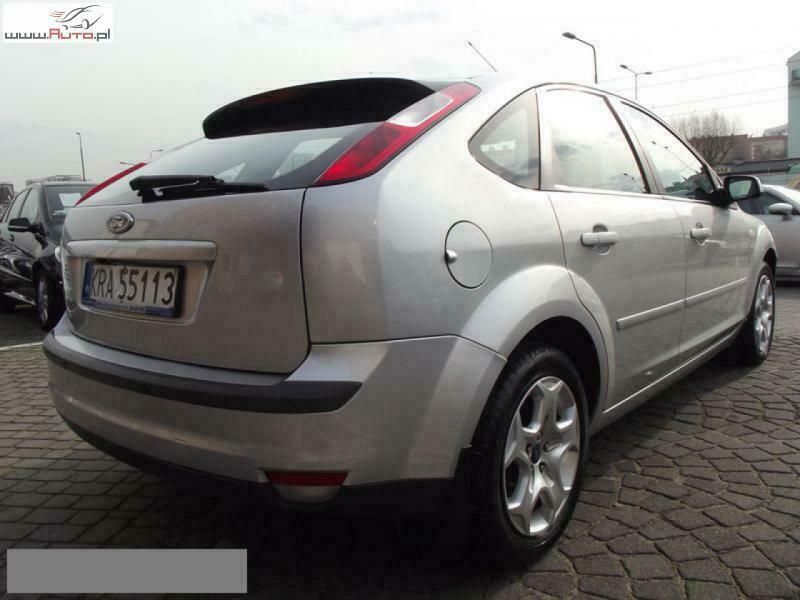 Używany Ford Focus 90 KM (66 kW) 2007 Srebrny (metalik) Hatchback