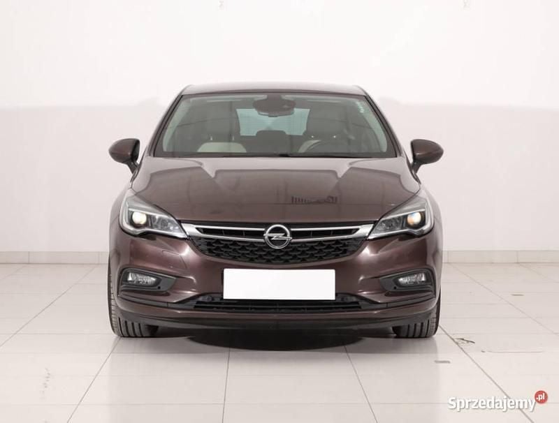 Używany Opel Astra 2016 Brązowy Hatchback