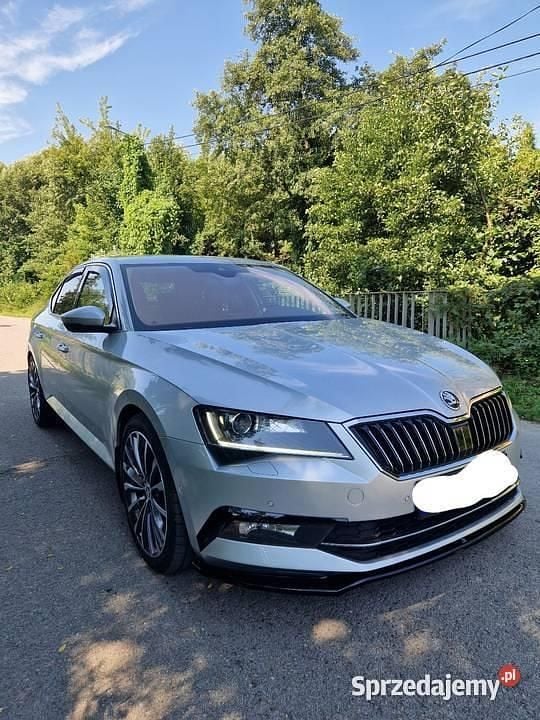 Używany Skoda Superb LAURIN & KLEMENT 2016 Srebrny Sedan/Limuzyna