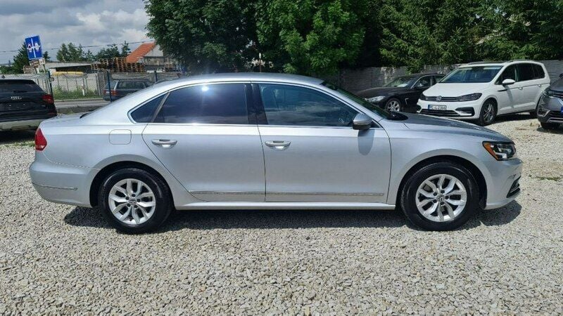 Srebrny Używany 2016 VW Passat Sedan/Limuzyna | 73 900 zł (Dość drogi) - Obraz 1/4