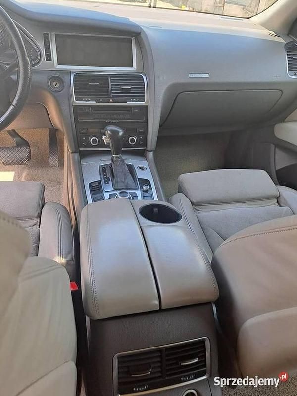 Szary Używany 2006 Audi Q7 S-Line SUV | 32 000 zł (Uczciwa cena) - Obraz 1/4