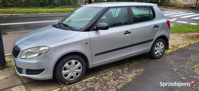 Srebrny Używany 2010 Skoda Fabia Sedan/Limuzyna | 7200 zł (Drogi) - Obraz 1/4