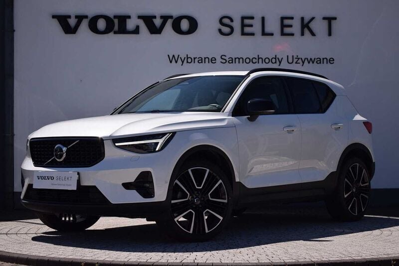 Biały Używany 2025 Volvo XC40 SUV | 184 900 zł (Uczciwa cena) - Obraz 1/4